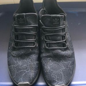 Adidas shadow tubular core black